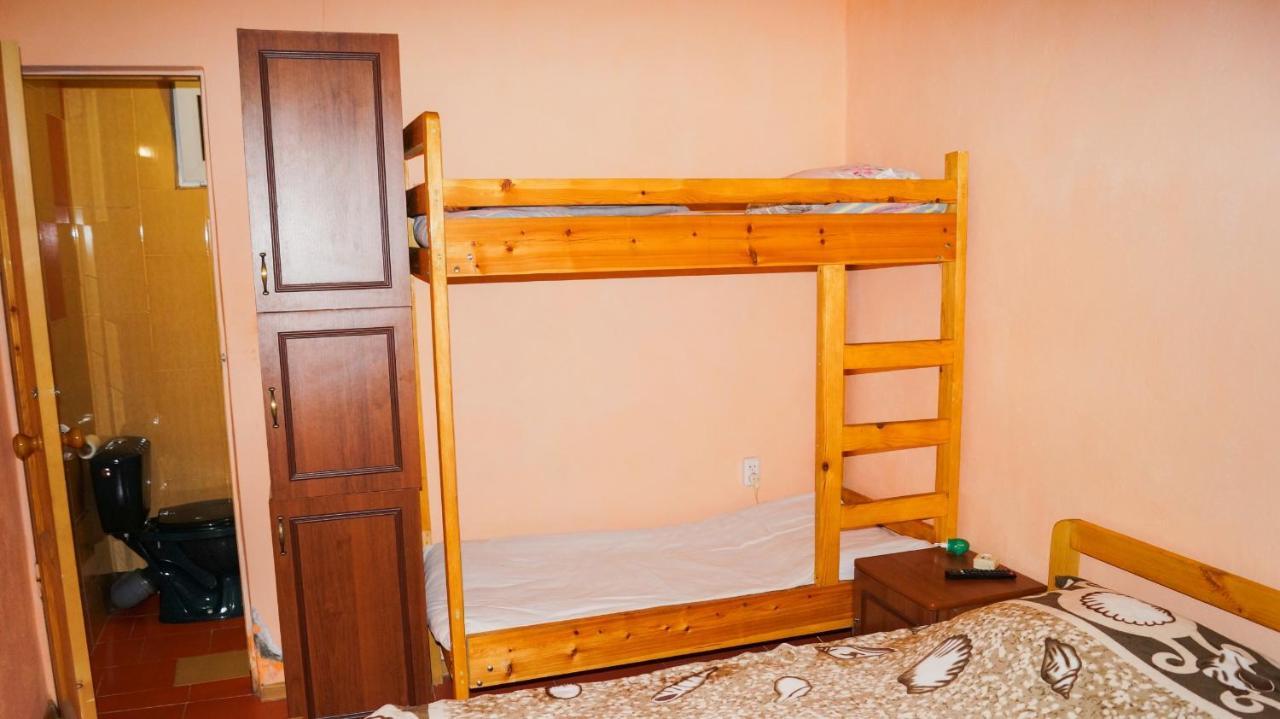 Гостевой Дом Ирина Hotel Soechoemi Buitenkant foto